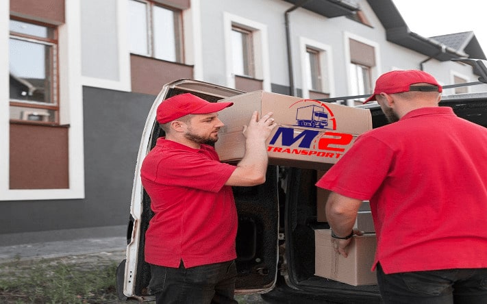 Équipe de déménageurs à Versailles